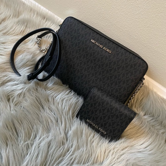Michael Kors Handbags - Michael Kors LG crossbody & matching wallet